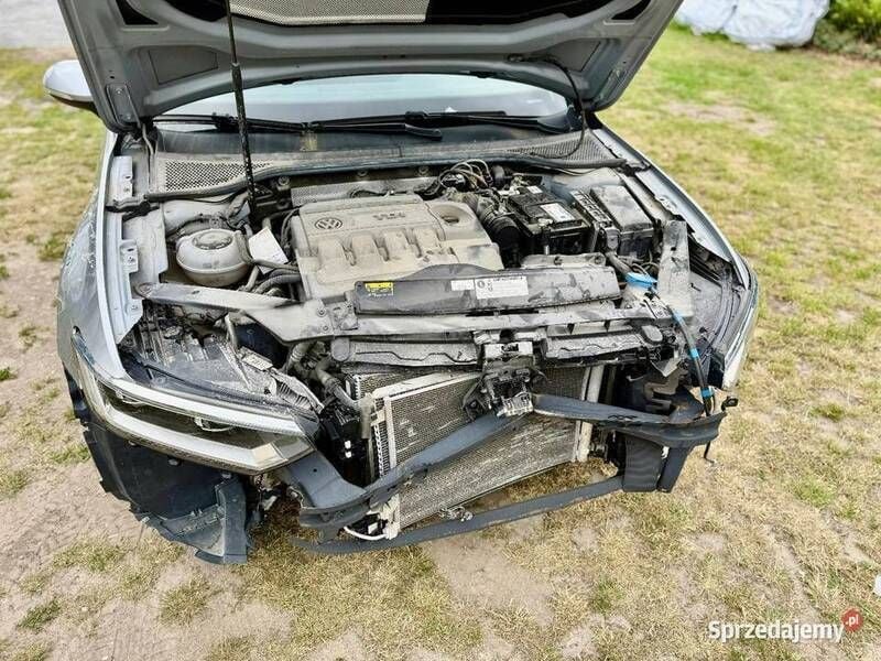 Szary Używany 2019 VW Passat Highline Kombi | 54 000 zł - Obraz 1/4