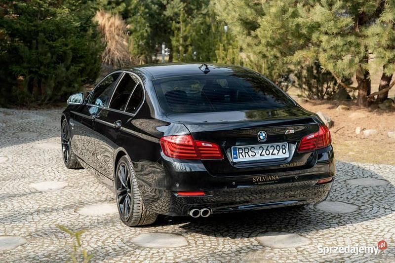 Czarny Używany 2016 BMW 518 Kombi | 86 777 zł (Dość drogi) - Obraz 1/4