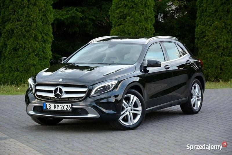 Czarny Używany 2015 Mercedes GLA200 Urban SUV | 63 900 zł (Uczciwa cena) - Obraz 1/4