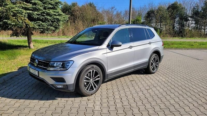 Srebrny Używany 2020 VW Tiguan Allspace SUV | 97 900 zł (Dobra cena) - Obraz 1/4