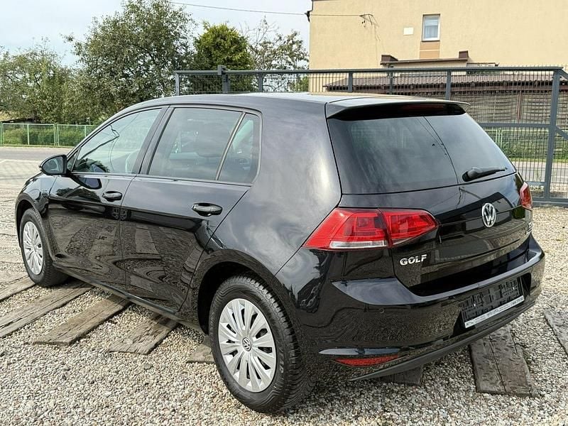 Używany VW Golf VII 86 KM (63 kW) 2015 Czarny (metalik) Hatchback