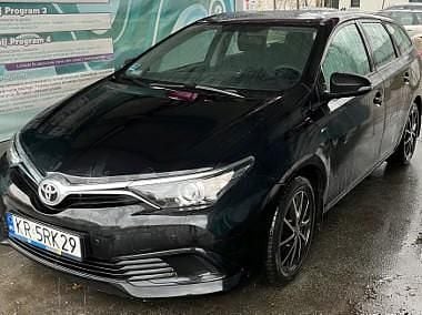 Używany Toyota Auris Active 132 KM (97 kW) 2016 Czarny Kombi