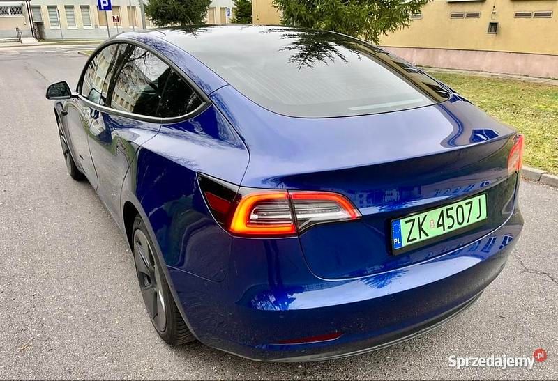 Używany Tesla Model 3 Long Range RWD 2021 Niebieski Sedan/Limuzyna