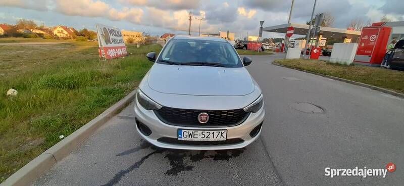 Srebrny Używany 2018 Fiat Tipo Hatchback | 41 000 zł (Uczciwa cena) - Obraz 1/4