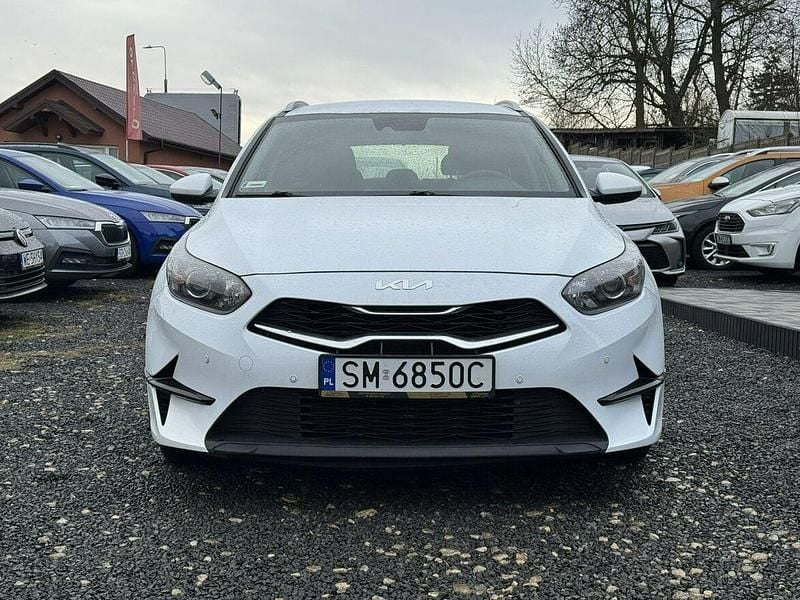 Używany Kia Ceed 100 KM (73 kW) 2021 Biały (metalik) Hatchback
