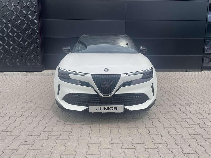 Lakier pastelowy biały z czarnym dachem sempione Nowe 2025 Alfa Romeo Junior SUV | 115 874 zł - Obraz 1/4