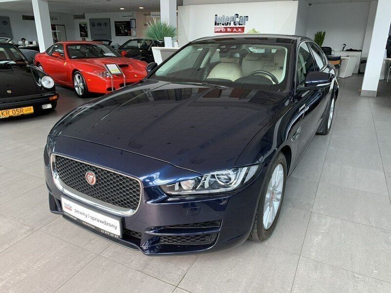 Granatowy Używany 2017 Jaguar XE Prestige Sedan/Limuzyna | 86 899 zł (Drogi) - Obraz 1/4