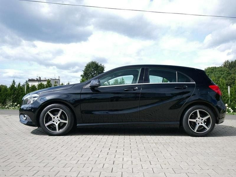 Używany Mercedes A180 122 KM (89 kW) 2013 Czarny Hatchback