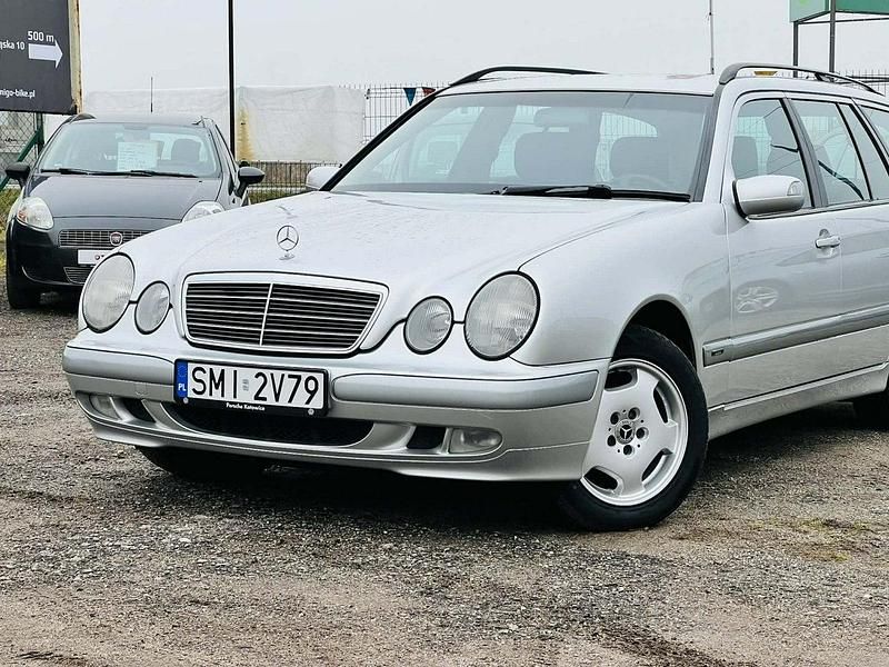 Używany Mercedes E270 170 KM (125 kW) 2000 Srebrny Kombi
