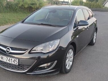Czarny Używany 2014 Opel Astra Kombi | 25 900 zł (Dobra cena) - Obraz 1/4