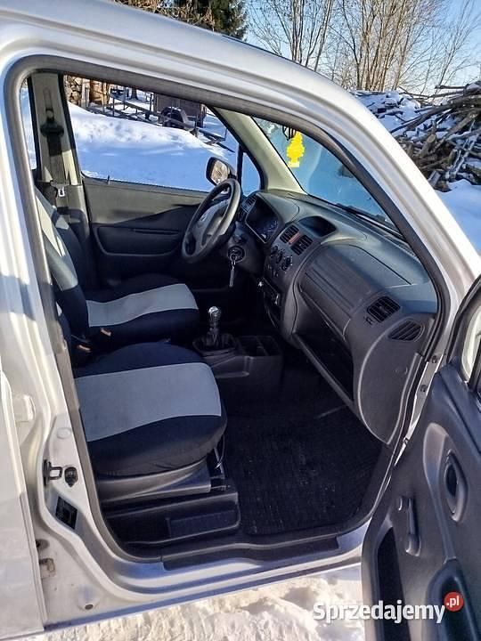 Używany Opel Agila 2004 Srebrny Minivan