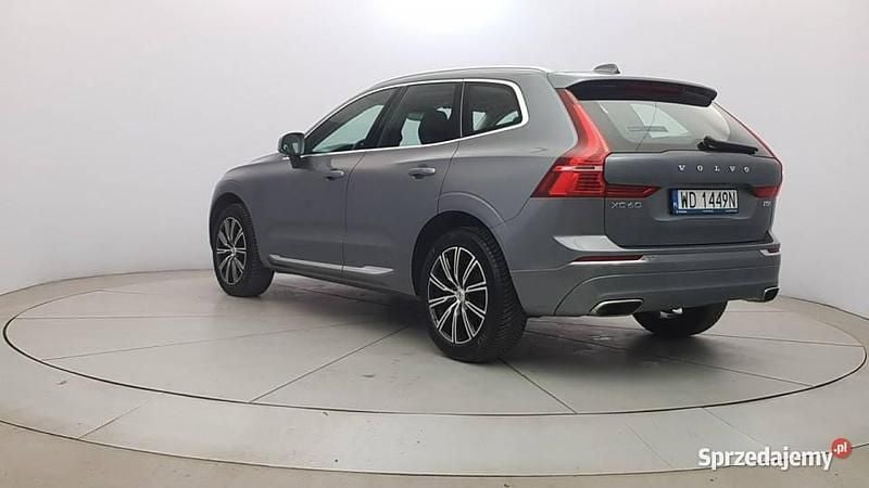 Używany Volvo XC60 250 KM (183 kW) 2019 Szary SUV