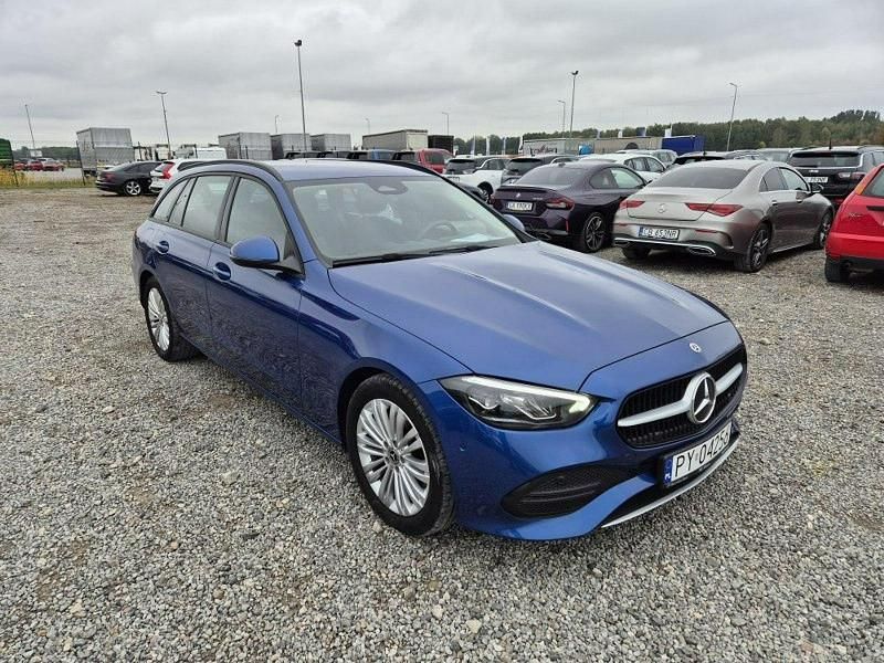 Używany Mercedes C200 163 KM (119 kW) 2022 Niebieski ciemny Kombi