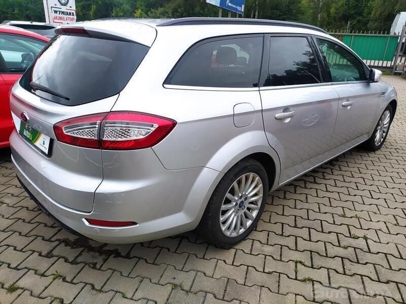 Używany Ford Mondeo 140 KM (102 kW) 2014 Srebrny Kombi