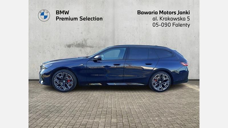 Używany BMW 540 Comfort Edition 286 KM (210 kW) 2025 Niebieski tanzanite bmw individual metalizowany Kombi