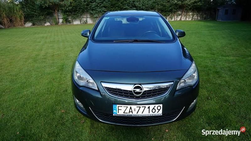 Zielony Używany 2010 Opel Astra Hatchback | 19 999 zł (Dość drogi) - Obraz 1/4
