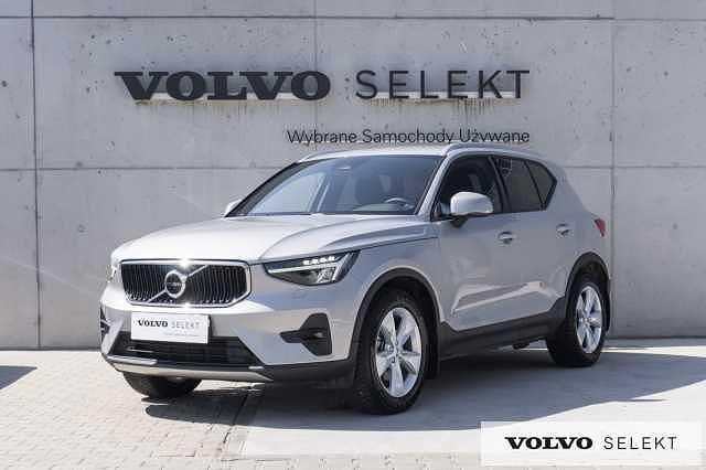 Srebrny Używany 2024 Volvo XC40 SUV | 153 900 zł (Uczciwa cena) - Obraz 1/3