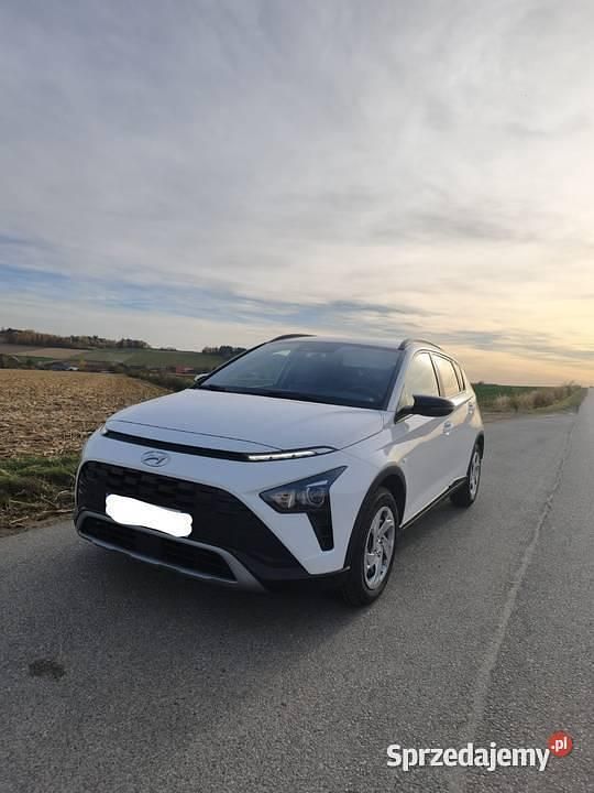 Biały Używany 2023 Hyundai Bayon SUV | 56 900 zł (Dość drogi) - Obraz 1/4