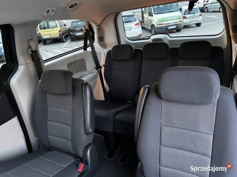 Używany 2009 Dodge Grand Caravan Minivan | 33 900 zł - Obraz 1/4