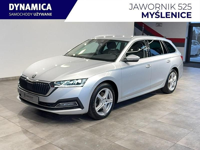 Używany Skoda Octavia Style 190 KM (139 kW) 2022 Srebrny Kombi