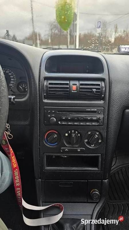 Używany Opel Astra 2001 Srebrny Hatchback