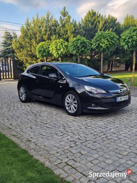 Czarny Używany 2014 Opel Astra GTC Coupe | 36 900 zł - Obraz 1/4