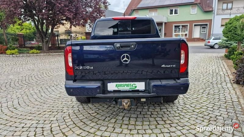 Używany Mercedes A250 2017 Niebieski Sedan/Limuzyna