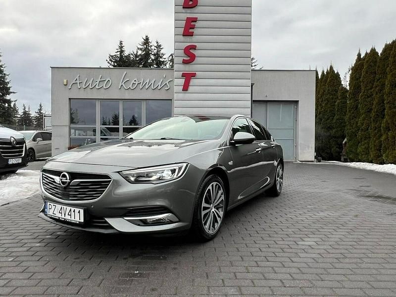 Używany Opel Insignia 210 KM (154 kW) 2018 Szary (metalik) Hatchback
