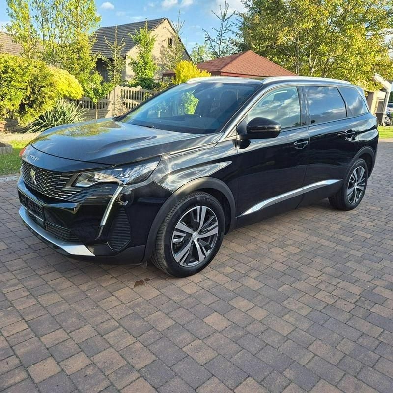 Czarny Używany 2023 Peugeot 5008 Minivan | 93 700 zł (Super Cena) - Obraz 1/4