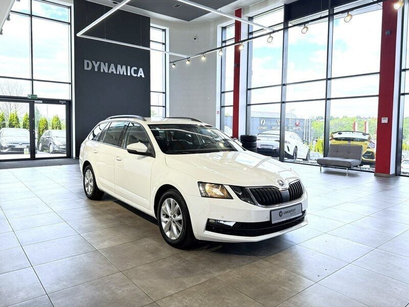 Biały Używany 2019 Skoda Octavia Ambition Kombi | 56 900 zł (Dobra cena) - Obraz 1/3
