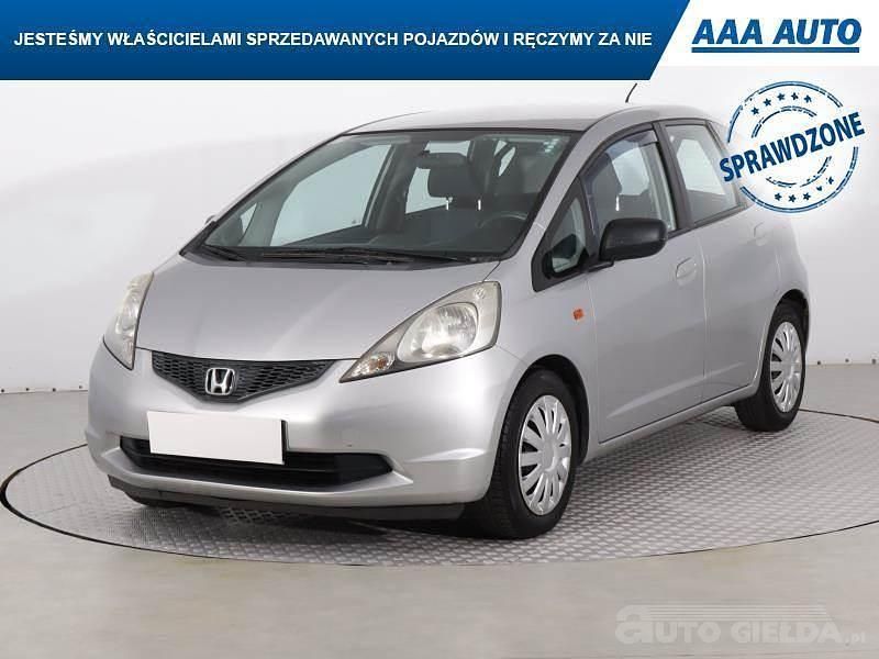 Używany Honda Jazz 90 KM (66 kW) 2009 Srebrny Hatchback