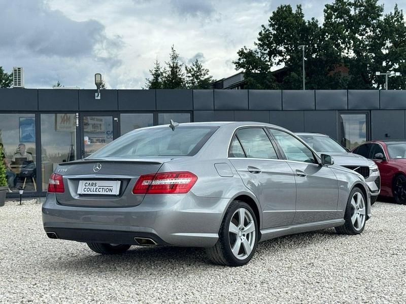 Używany Mercedes E350 306 KM (225 kW) 2012 Srebrny (metalik) Sedan/Limuzyna