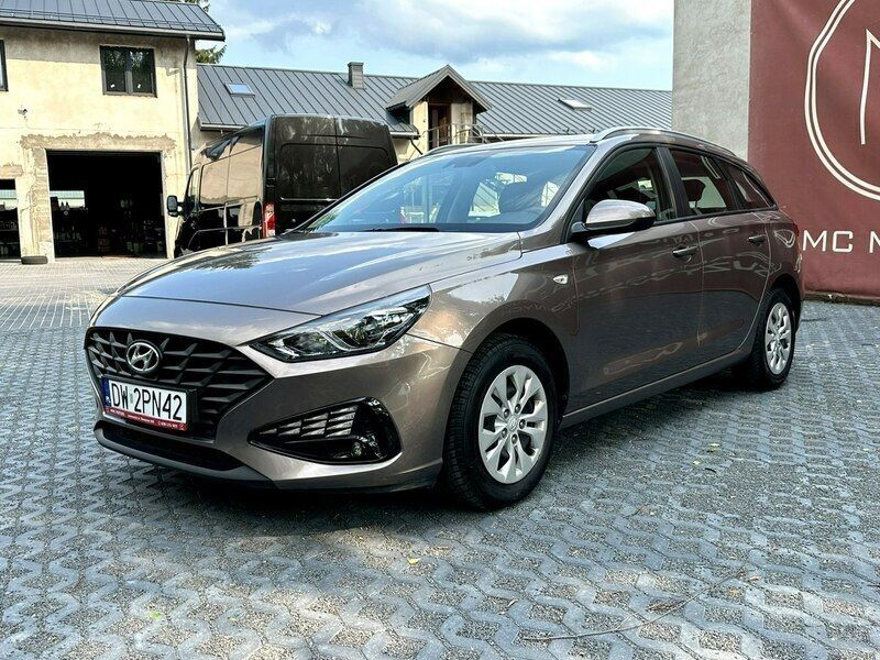 Używany Hyundai i30 110 KM (80 kW) 2021 Beżowy (metalik) Kombi