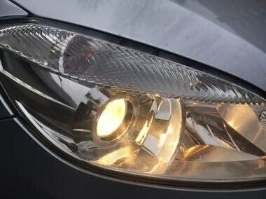 Srebrny Używany 2014 Skoda Fabia Ambition Sedan/Limuzyna | 18 000 zł (Super Cena) - Obraz 1/4