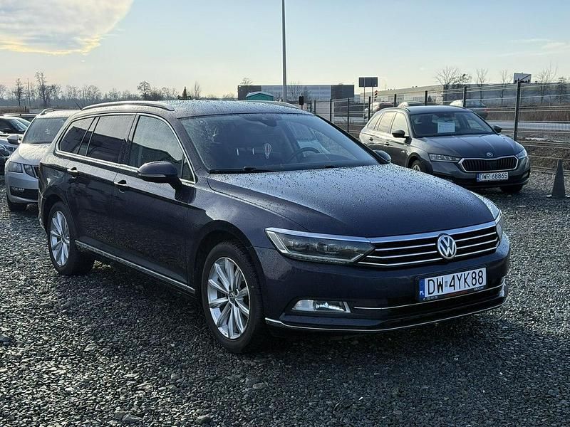 Używany VW Passat 190 KM (139 kW) 2016 Niebieski ciemny (metalik) Kombi