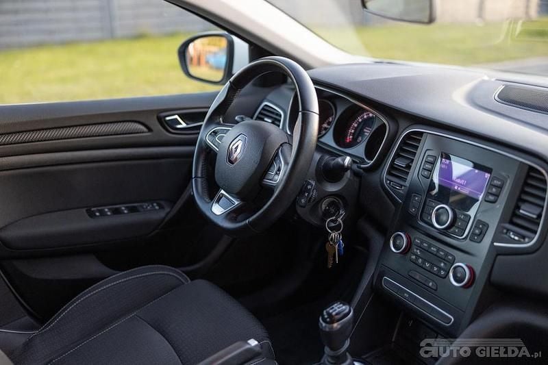 Używany Renault Mégane IV 2017 Biały Sedan/Limuzyna