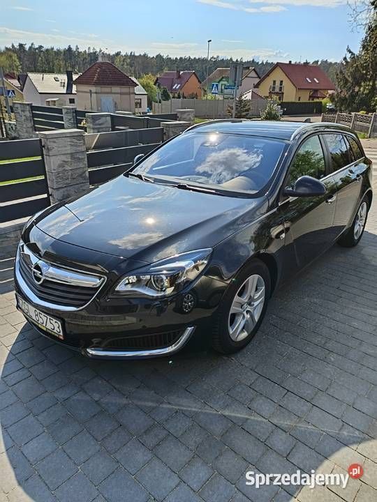 Czarny Używany 2016 Opel Insignia Kombi | 37 900 zł (Uczciwa cena) - Obraz 1/4