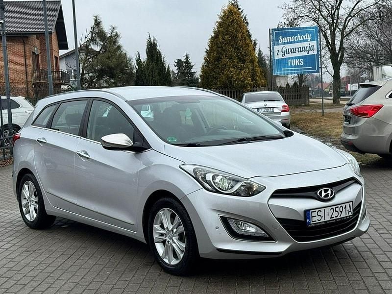 Używany Hyundai i30 128 KM (94 kW) 2012 Srebrny (metalik) Kombi