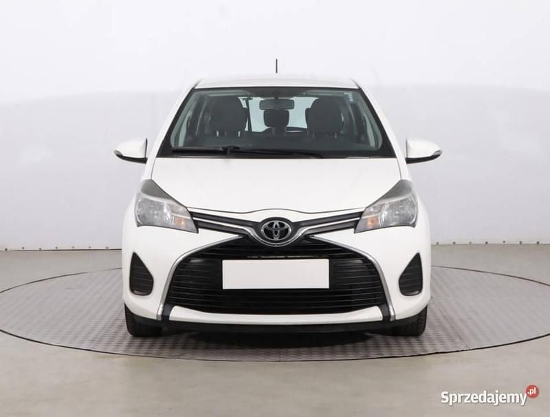 Biały Używany 2015 Toyota Yaris Hatchback | 31 499 zł (Uczciwa cena) - Obraz 1/4