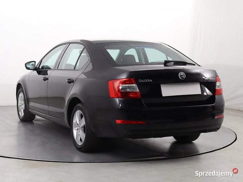 Używany Skoda Octavia 2014 Czarny Hatchback