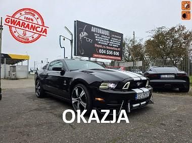 Czarny Używany 2013 Ford Mustang Coupe | 55 990 zł (Super Cena) - Obraz 1/4