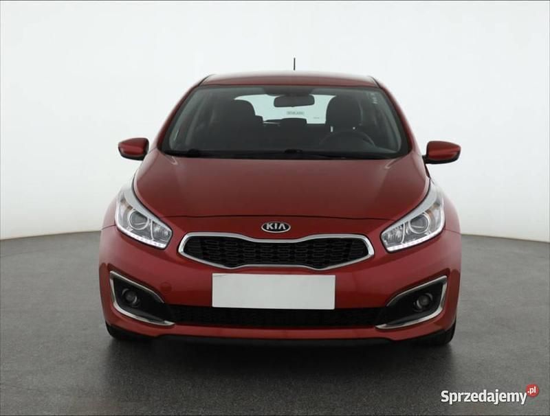 Czerwony Używany 2017 Kia Ceed Hatchback | 38 999 zł (Uczciwa cena) - Obraz 1/4