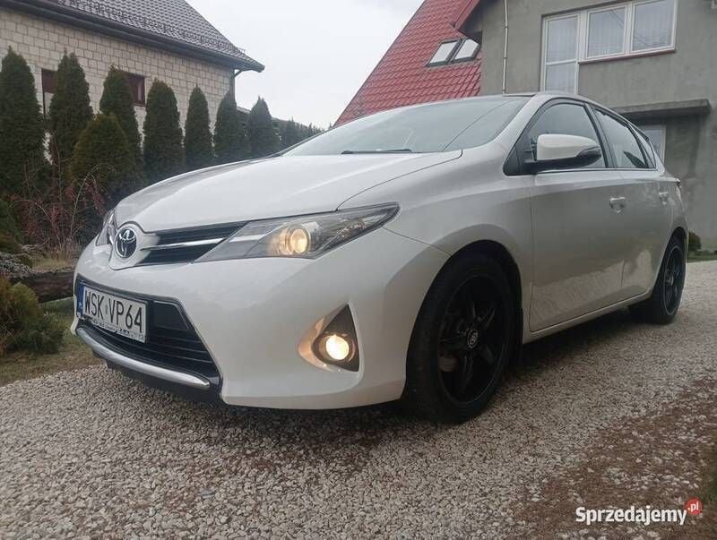 Używany 2015 Toyota Auris | 25 800 zł (Uczciwa cena) - Obraz 1/4