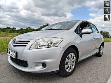 Srebrny Używany 2013 Toyota Auris Hatchback | 9900 zł - Obraz 1/4