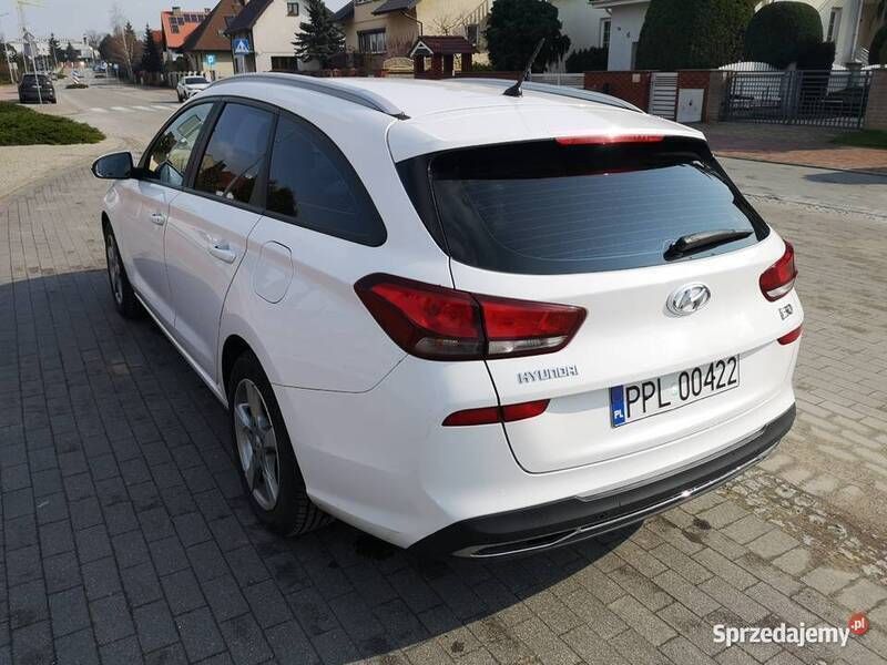 Używany Hyundai i30 2019 Biały Sedan/Limuzyna