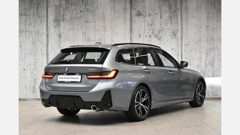 Używany BMW 330 Shadowline 245 KM (180 kW) 2025 Szary skyscraper metalizowany Kombi