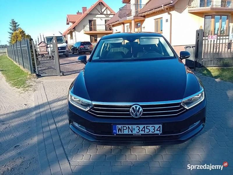 Czarny Używany 2016 VW Passat Sedan/Limuzyna | 42 500 zł (Uczciwa cena) - Obraz 1/4
