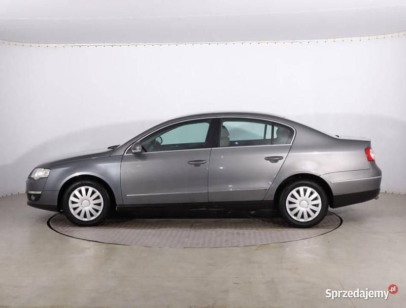 Używany VW Passat 122 KM (89 kW) 2005 Szary Sedan/Limuzyna