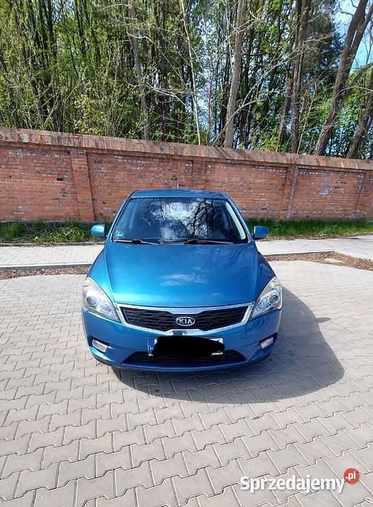 Używany Kia Ceed 2011 Niebieski Hatchback