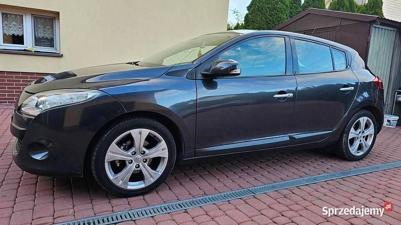 Szary Używany 2009 Renault Mégane III Hatchback | 14 500 zł (Uczciwa cena) - Obraz 1/4